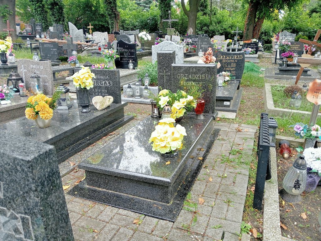 Grób Eugeniusz Grządziel